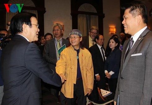 President Truong Tan Sang meets overseas Vietnamese in the US - ảnh 1